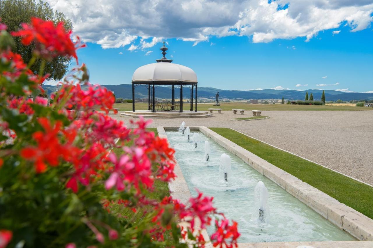 La Bagnaia Golf Resort Eksteriør bilde